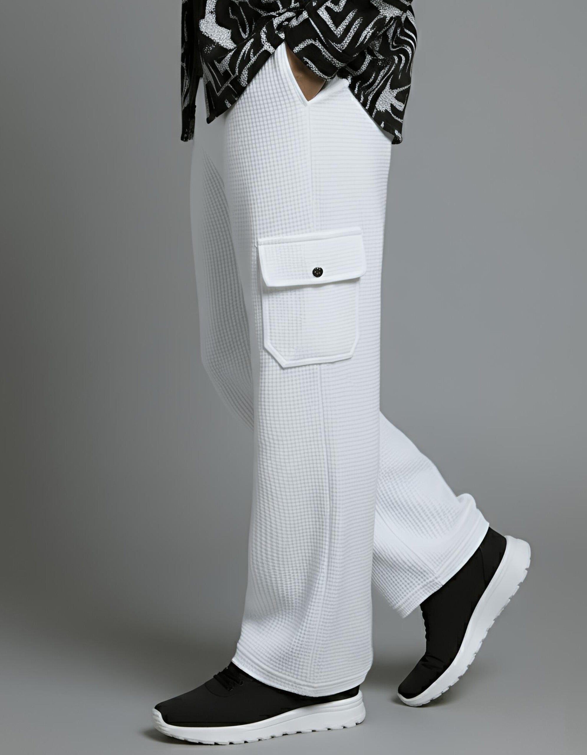 WHITE CARGO TROUSER