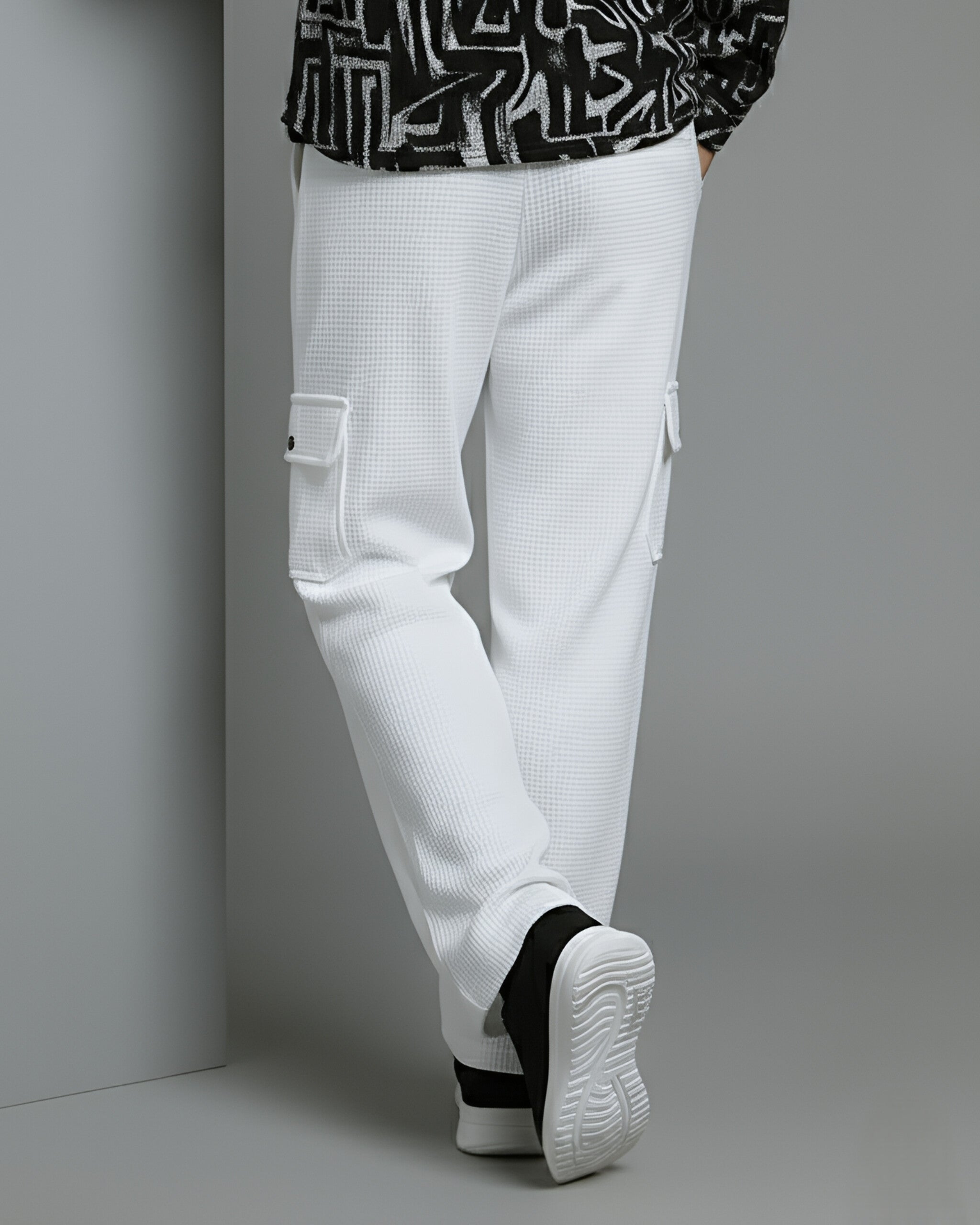 WHITE CARGO TROUSER